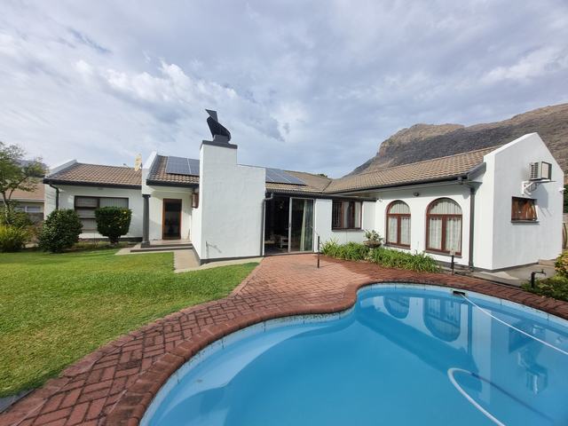 4 Bedroom Property for Sale in Ceres Western Cape